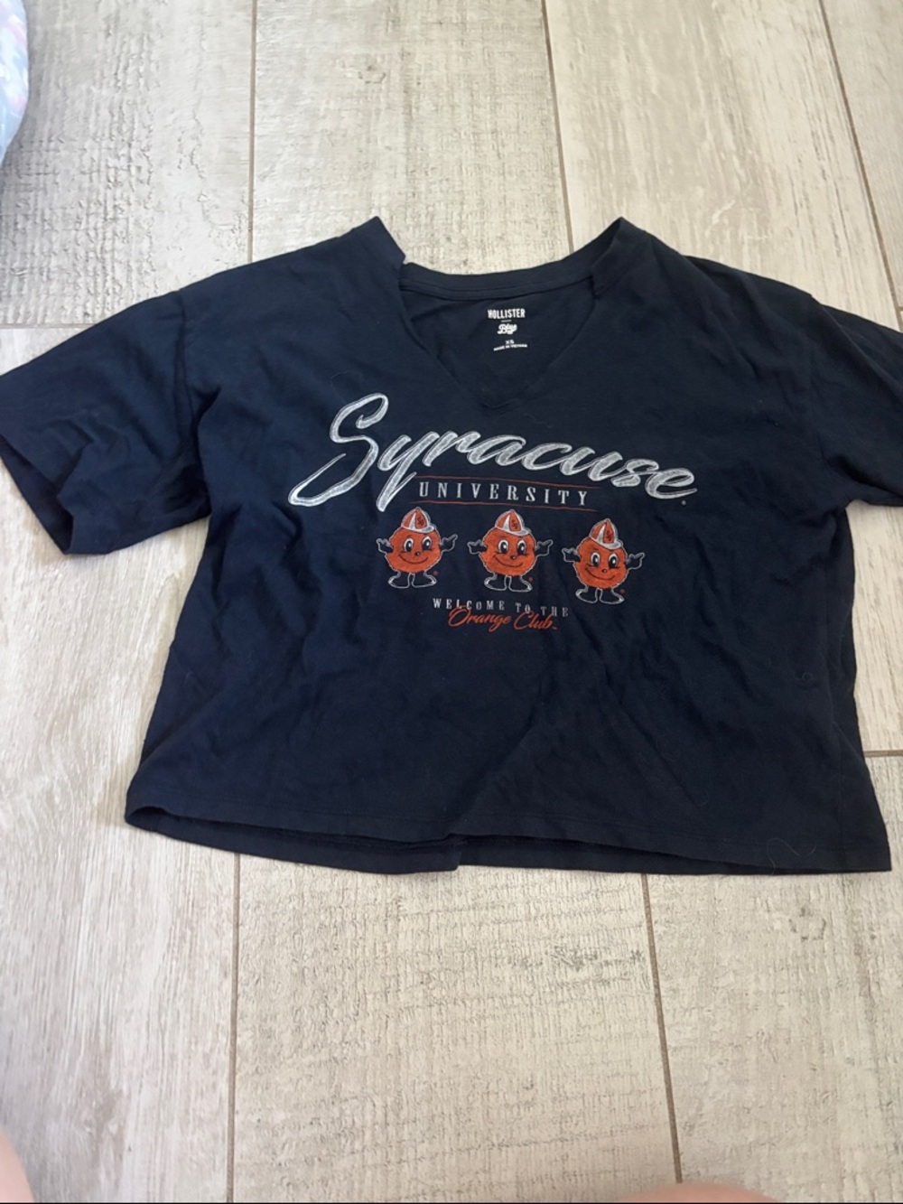 Hollister Navy Syracuse University Graphic V‑Neck Tee
